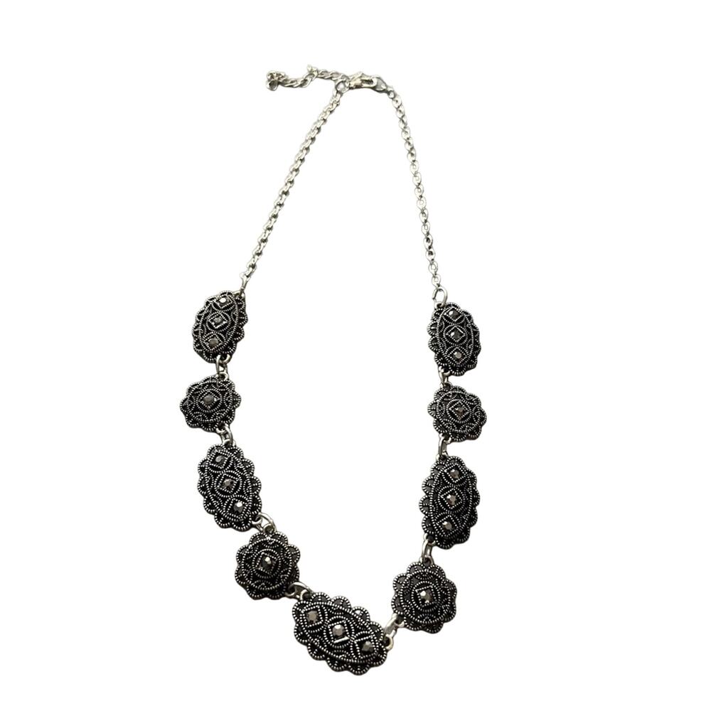 Silver Tone Necklace